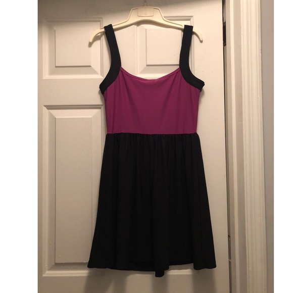 Size medium purple black color block dress - Picture 3 of 5